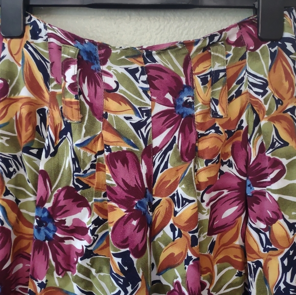 Two-piece vintage floral button-down shirt and high-waisted Grandmacore set - Picture 5 of 12